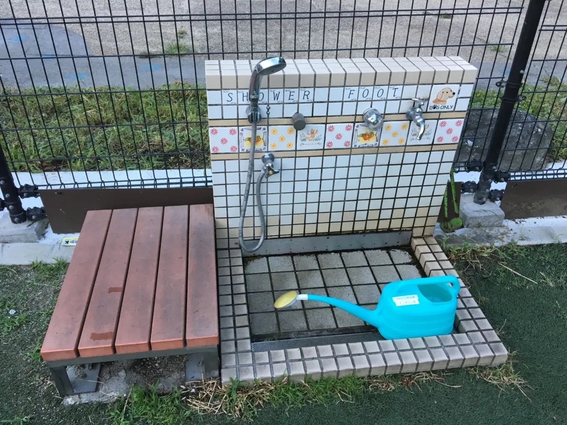 足柄SA下り 小型犬ドッグランのシャワーと足洗い場