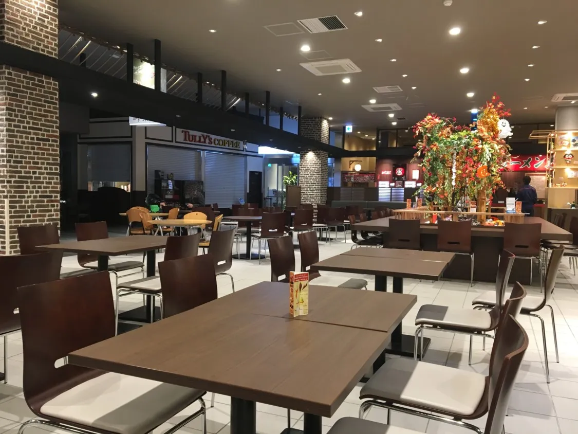 古賀SA下り フードコート飲食スペース