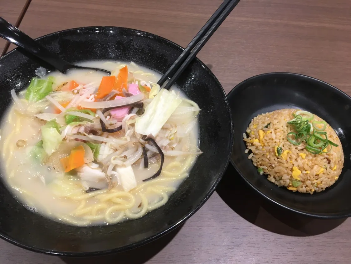 古賀SA下り 古賀ちゃんぽんと半チャーハン